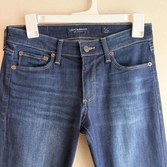 Lucky Brand Sweet Straight Mid Rise Ankle Jeans, Dark Wash, Size 2/26 - Picture 2 of 8
